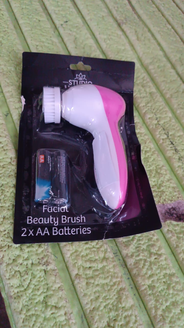 Facial Cleansing Brush – Waterproof Deep Cleansing | Calm & Curl